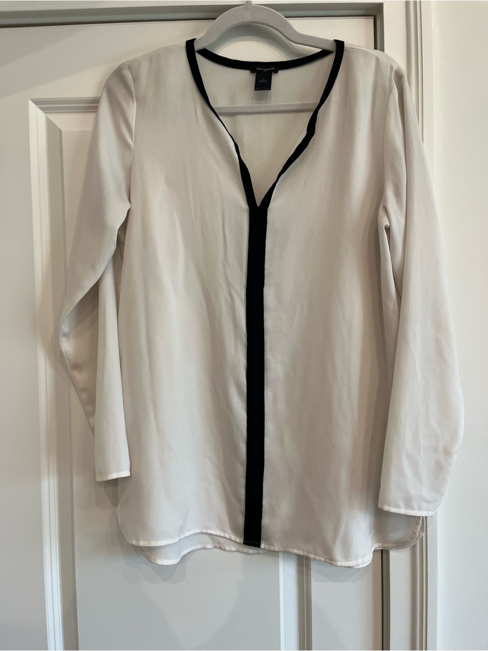 SILK ANN TAYLOR TOP